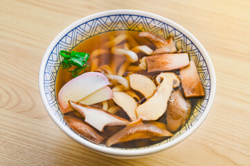 季節料理　きのこうどん