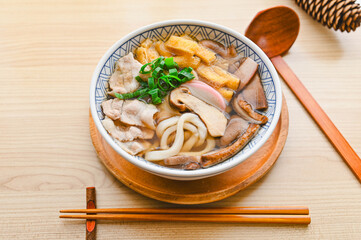 豚入りきのこうどん