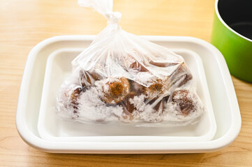 生のまま冷凍した栗