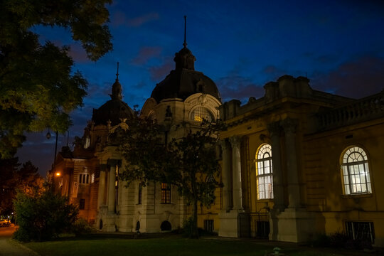 Sz&eacute;chenyi Baths in Budapest at night