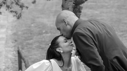 Elegant wedding couple captured in timeless portrait session at a classic Italian villa location