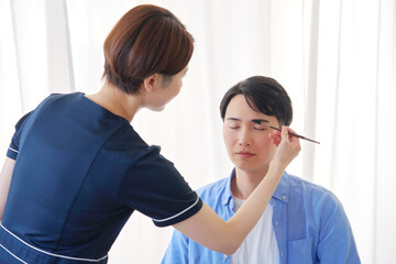 男性　20代　眉毛サロン