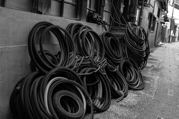 捨てられたタイヤ