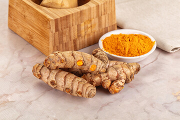Fresh aroma tumeric roots heap