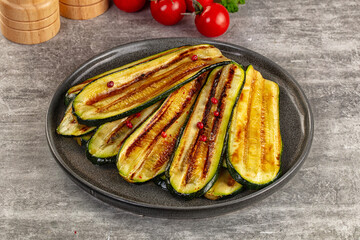 Grilled young zucchini for snack