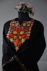 Kaar kash pheran with floral designs