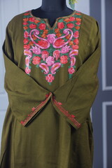 Kaar kash pheran with floral designs