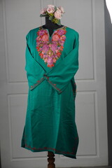 Kaar kash pheran with floral designs