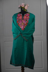 Kaar kash pheran with floral designs