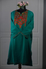 kashmirir pheran by kaar kash