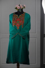 kashmirir pheran by kaar kash