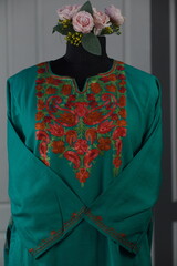 kashmirir pheran by kaar kash