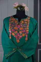 kashmirir pheran by kaar kash