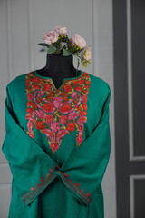 kashmirir pheran by kaar kash