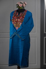 Kaar kasj kashmiri pheran for women