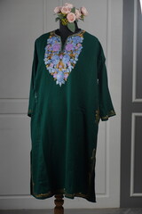 Kaar kasj kashmiri pheran for women