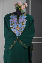 Kaar kasj kashmiri pheran for women