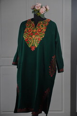 Kaar kasj kashmiri pheran for women