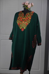 Kaar kasj kashmiri pheran for women