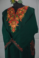 Kaar kasj kashmiri pheran for women