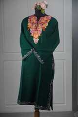 Kaar kasj kashmiri pheran for women