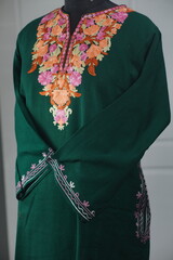 Kaar kasj kashmiri pheran for women