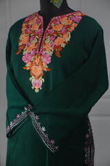 Kaar kasj kashmiri pheran for women