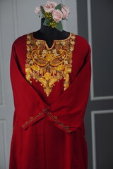 Kaar kasj kashmiri pheran for women