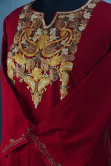 Kaar kasj kashmiri pheran for women