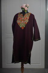 Kaar kasj kashmiri pheran for women