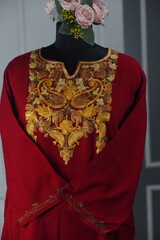 Kaar kasj kashmiri pheran for women