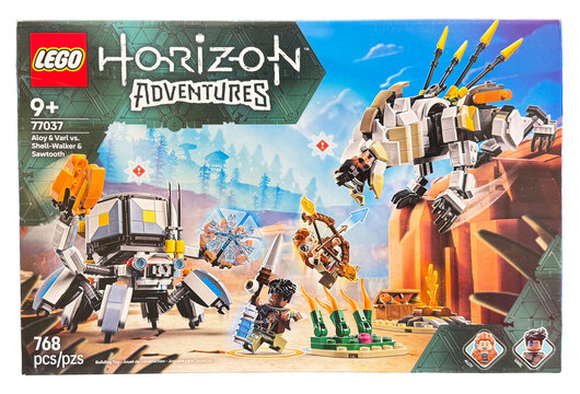 Horizon Adventures: Aloy & Varl vs. Shell-Walker & Sawtooth Lego set.