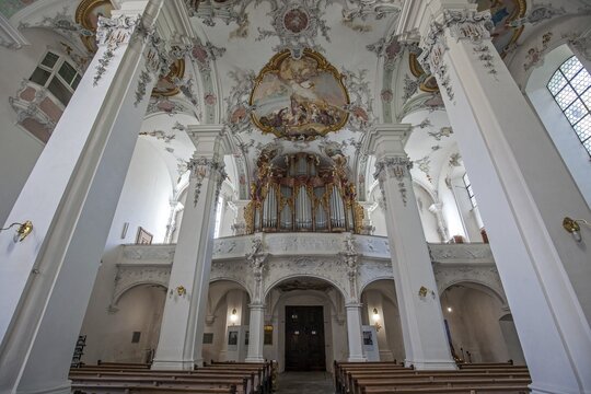 St. George and James Catholic Church, interior view, nave with ceiling frescoes and organ, Isny, Allg&auml;u, Baden-W&uuml;rttemberg, Germany