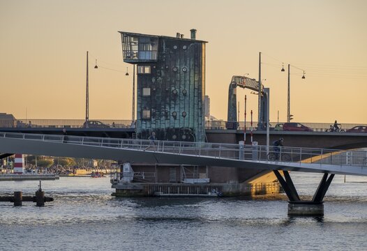 Knippelsbro bascule bridge over the Inderhavnen or inner harbour, evening light, Copenhagen, Denmark