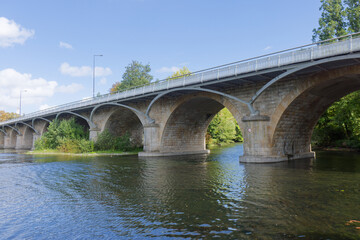 Pont du Mar&eacute;chal Leclerc &agrave; Oliver dans le Loiret - France