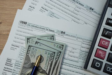 Accounting solutions: detailed look at financial forms, calculator, and cash