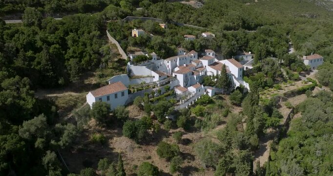 Convento de Nossa Senhora da Arr&aacute;bida, Set&uacute;bal, Portugal 