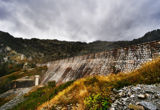 Dam of the reservoir at the Refugi dera Restanca, La Val d'Aran, Catalonia, Pyrenees mountains, Spain, Europe