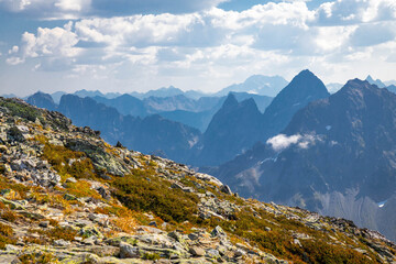 Fototapeta premium Scenic View of Cascade Pass Valley from Sahale Arm Trail