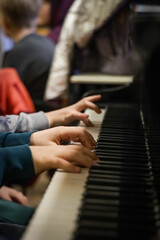 Fototapeta premium piano hands