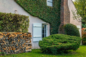 Entrée d'une maison de campagne à Marolles-en-Brie
