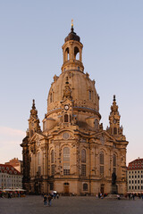 Frauenkirche in Dresden an einem Abend im Sommer