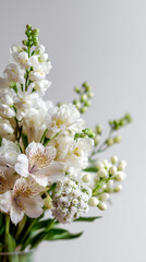 Fototapeta premium Elegant white flower arrangement, highlighting fresh blooms and detailed petals