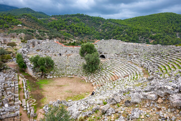 Kaunos (Carian: Kbid Lycian: Xbide Ancient Greek: &Kappa;&alpha;ῦ&nu;&omicron;&sigmaf;; Latin: Caunus) ancient city was a city of ancient Caria and in Anatolia, a few kilometres west of the modern town of Dalyan. Amphitheatre area