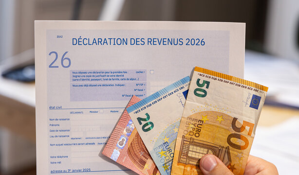 Le formulaire 2042 de d&eacute;claration d'imp&ocirc;t sur les revenus pour l&rsquo;ann&eacute;e 2026 en France.