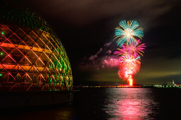 大阪南港の夜景と万博花火