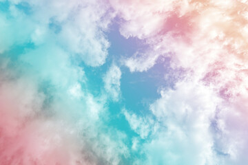 パステルカラーの幻想的な雲と空の風景
Fantastic pastel colored cloud and sky scenery