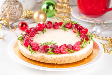 Christmas cheesecake with cranberries and rosemary