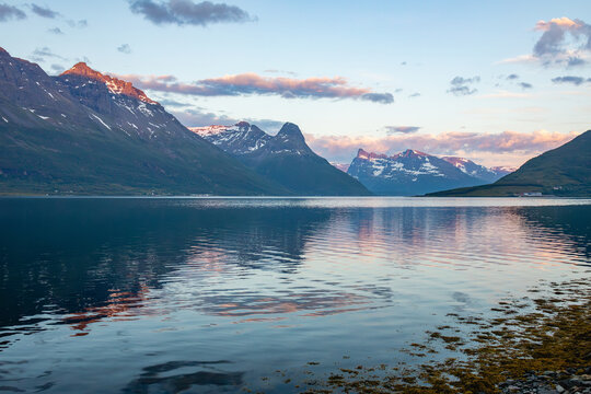 sea and mountains