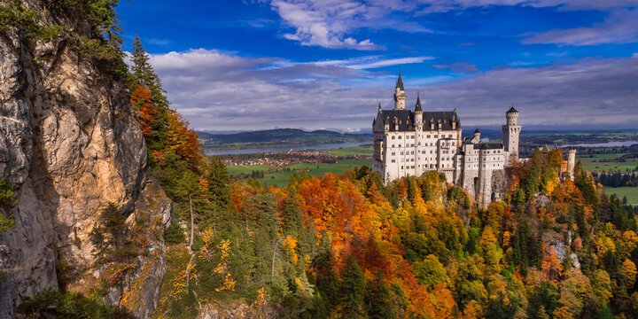 Neuschwanstein Castle from Marienbr&uuml;cke, 19th Century Neo-Romanesque Neo-Gothic Style Palace, Schwangau, F&uuml;ssen, Ostallg&auml;u, Bavaria, Germany, Europe